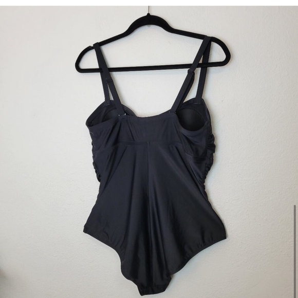 Torrid Swimsuit Lattice Front Cage - One Piece Ruched Retro Wireless za. - Picture 4 of 16